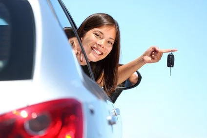 Car key replacement in Vienna, VA – driver holding new car keys