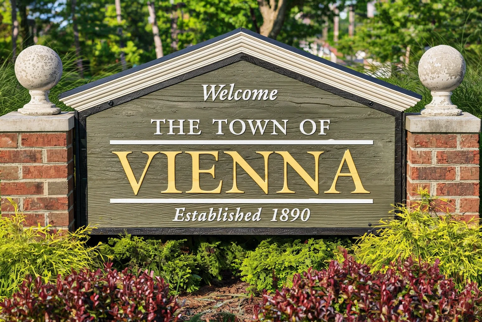 Welcome to the Town of Vienna sign, established 1890